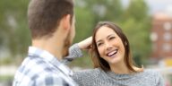 Karşınızdaki Kişinin Size Duygusu Olduğunu Gösteren 5 Davranış